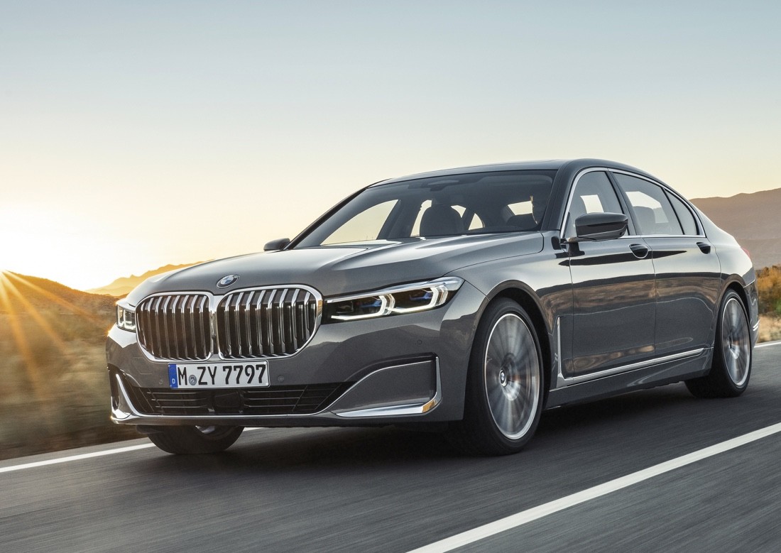 BMW Serie 7 restyling, ibrido ad alta tensione e super V8