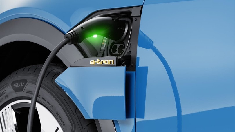 Audi e-tron, tariffe di ricarica fino a 55 centesimi a kWh