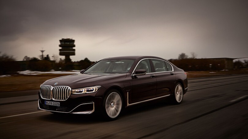 BMW al Salone di Ginevra con tre ibride plug-in