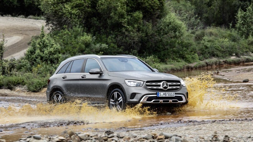 Mercedes GLC 2019, restyling con MBUX e nuovi motori