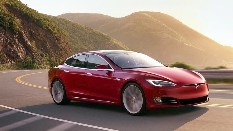 Tesla: Model 3 Standard Range a 35.000 dollari