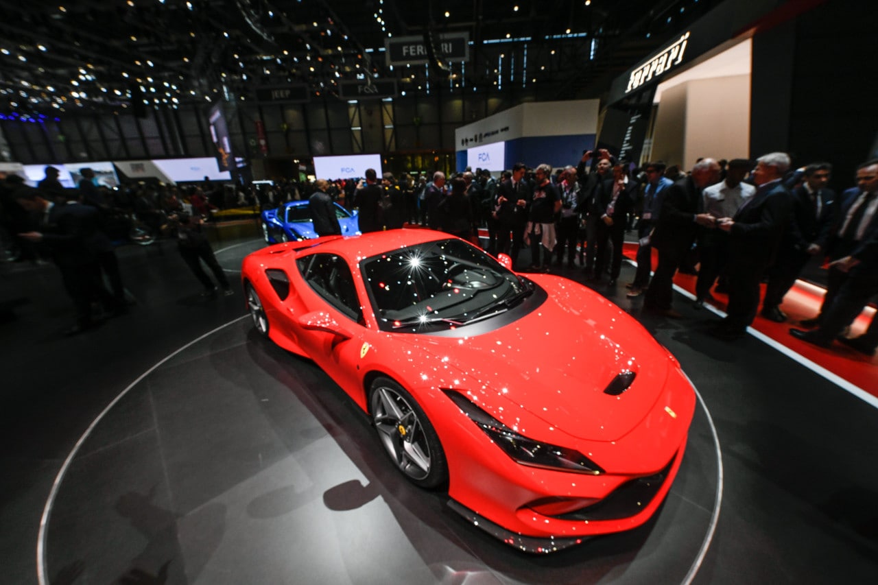 Ferrari, a Ginevra annuncia l'ibrida e il SUV