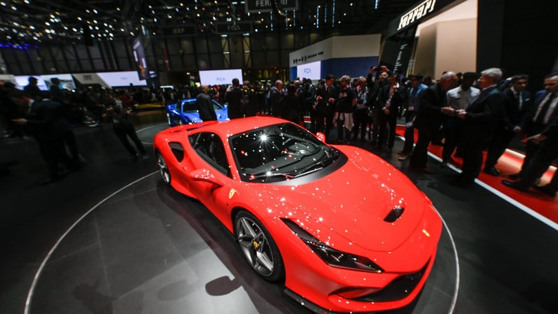 Ferrari, a Ginevra annuncia l'ibrida e il SUV