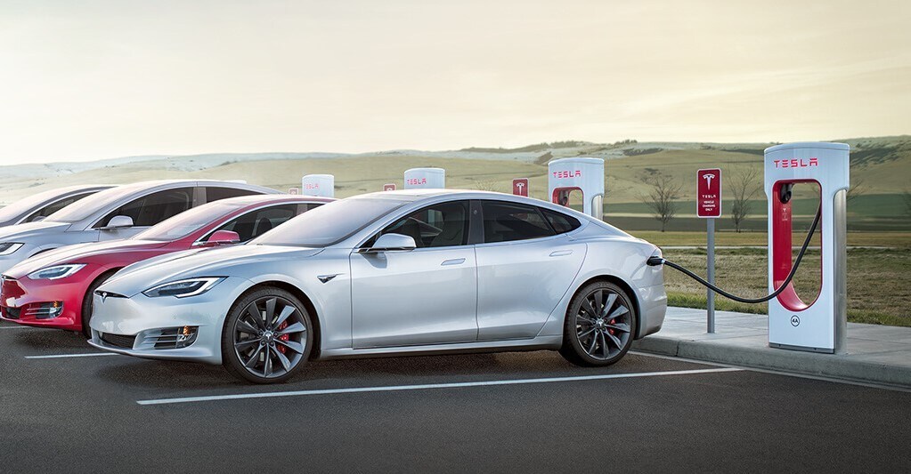 Tesla: nuovi Supercharger V3 accorciano i tempi di ricarica
