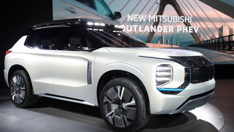 Mitsubishi Engelberg Tourer Concept anticipa Outlander