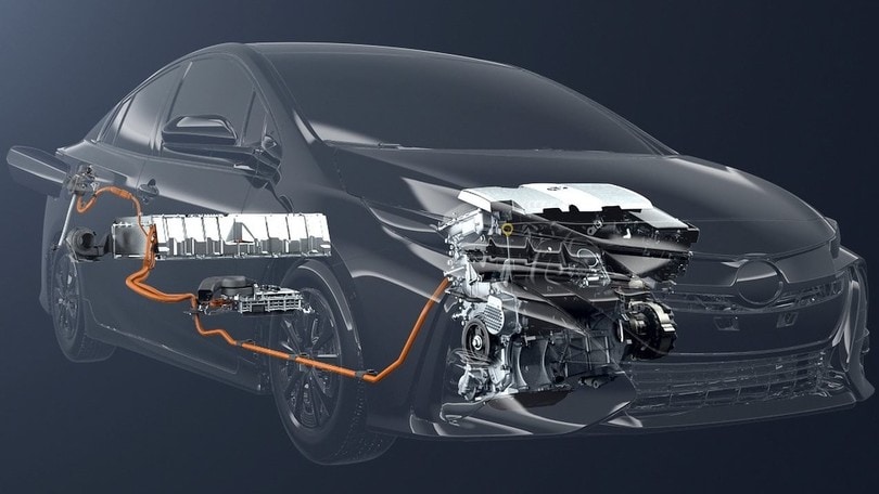 Toyota rivela i segreti dell'ibrido agli avversari