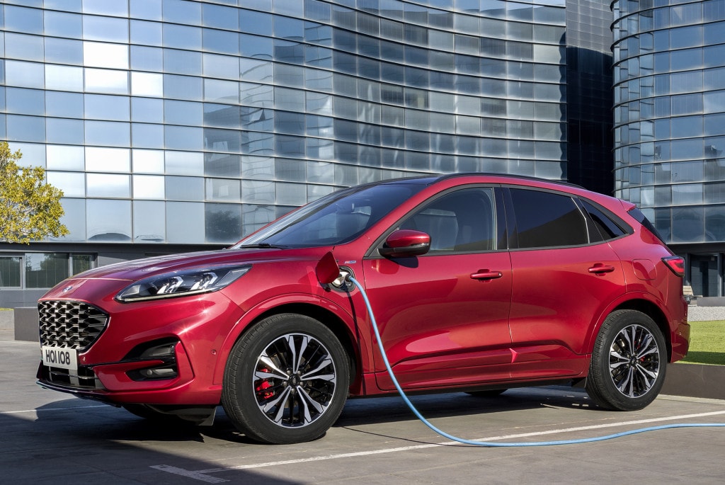 Nuova Ford Kuga, il futuro dell'Ovale Blu è ibrido