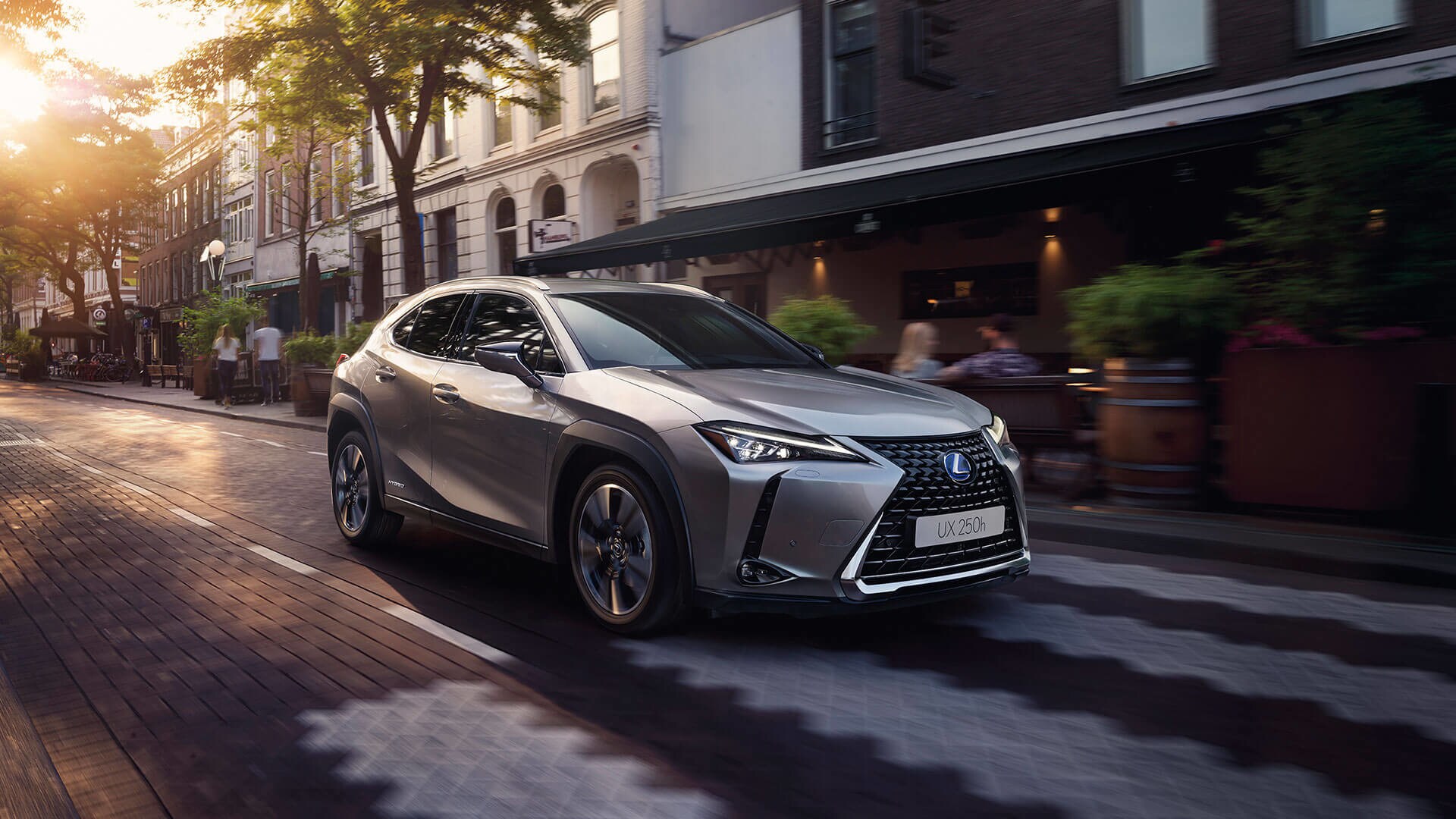 Lexus UX Hybrid protagonista alla Milano Design Week