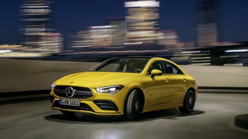 Nuova Mercedes-AMG CLA 35, la carica dei Trecento dal motore 2.0