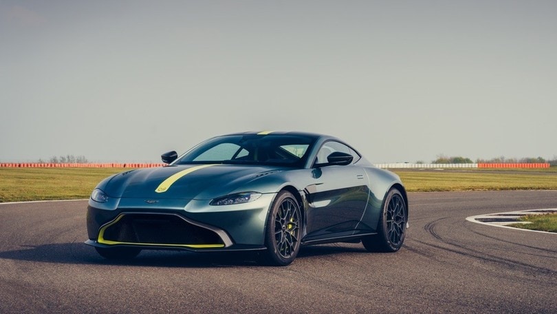Aston Martin Vantage AMR, manuale di scuola italiana