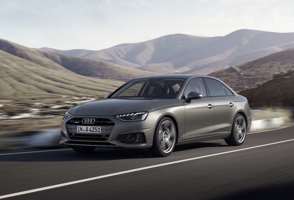 Audi A4, il restyling dialoga con i semafori