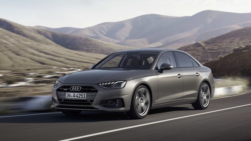 Audi A4, il restyling dialoga con i semafori