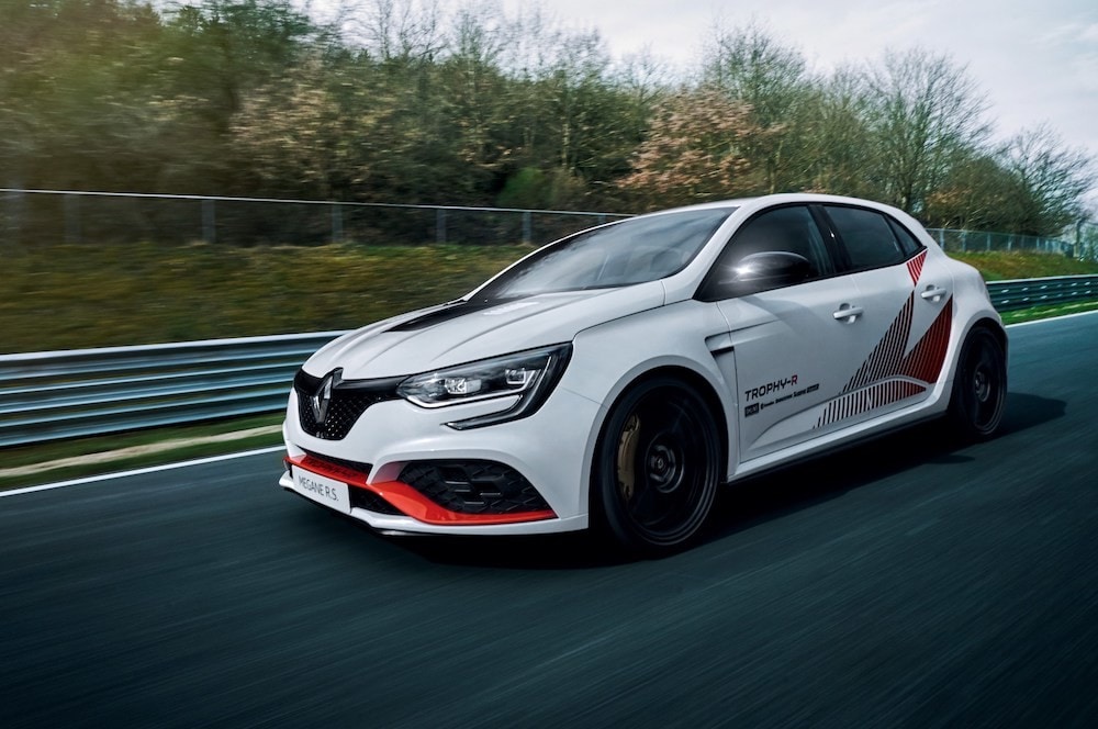 Nuova Renault Megane RS Trophy-R, attacco al Nurburgring