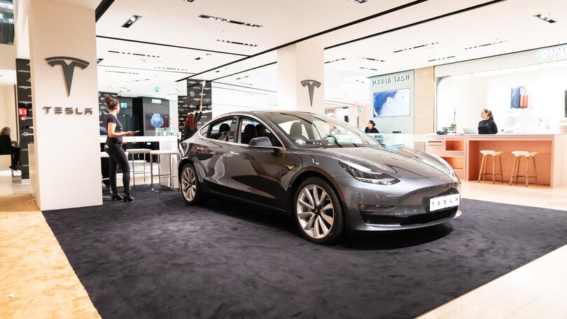 Tesla apre il suo temporary store a Roma