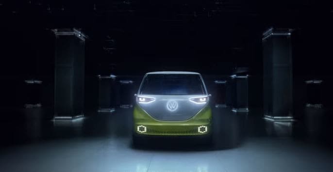 Volkswagen, lo spot per “ritrovare la luce”