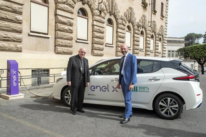 Auto elettriche: in Vaticano installati 12 punti di ricarica