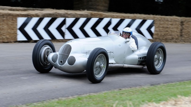 Mercedes, Frecce d'Argento in mostra a Goodwood
