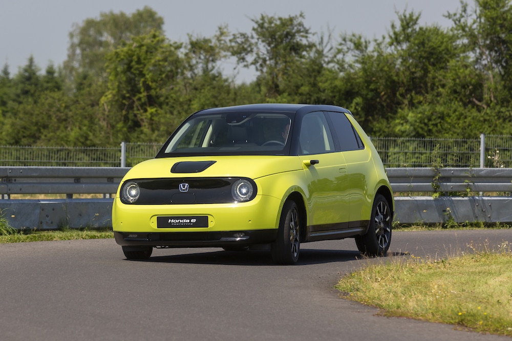 Honda e, citycar elettrica carica di brio