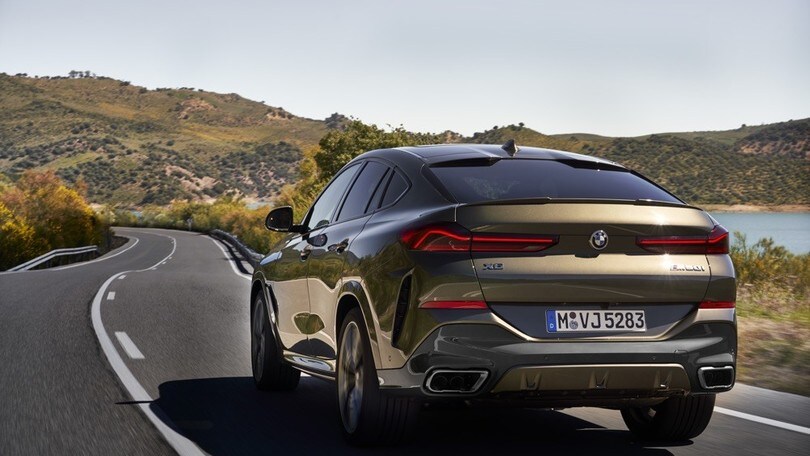 Nuova BMW X6: foto