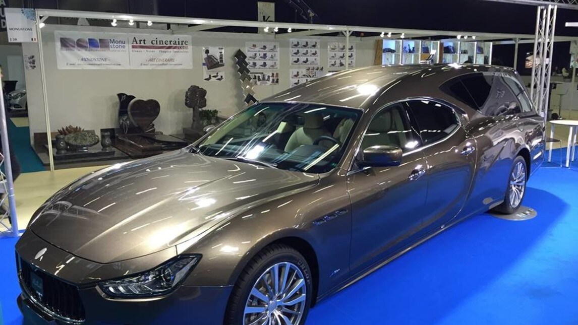 Auto funebri di lusso le 5 supercar che non ti aspetti al funerale FOTO Auto.it Auto funebri di lusso le 5 supercar che non ti aspetti al funerale FOTO Auto.it