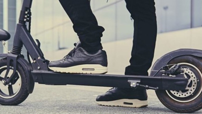 Monopattini elettrici, a Parigi nuove regole su strada