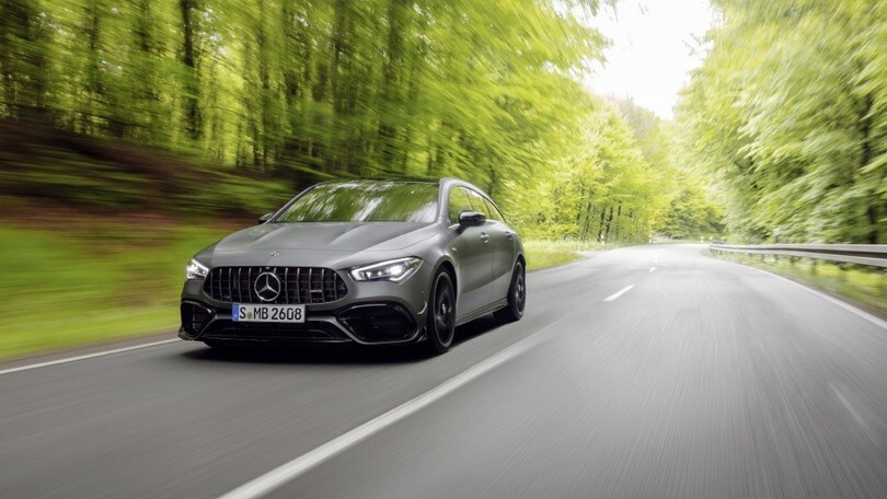 Mercedes-AMG CLA 45 Shooting Brake: foto