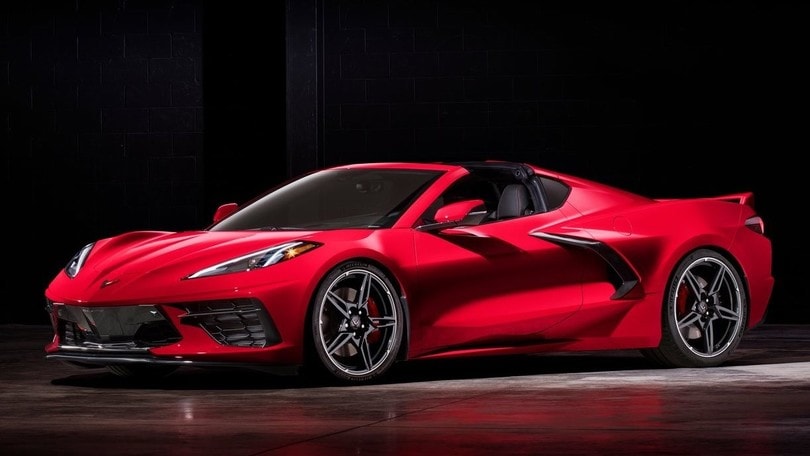 Corvette C8 Stingray, nuova filosofia per prestazioni al top
