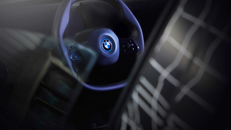 BMW iNext, volante in sinergia con la guida autonoma