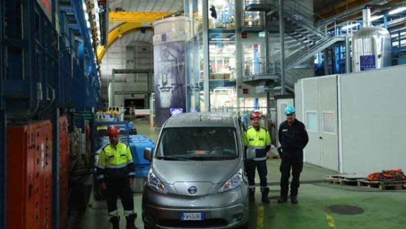 Nissan e-NV200, navetta elettrica per i lab del Gran Sasso