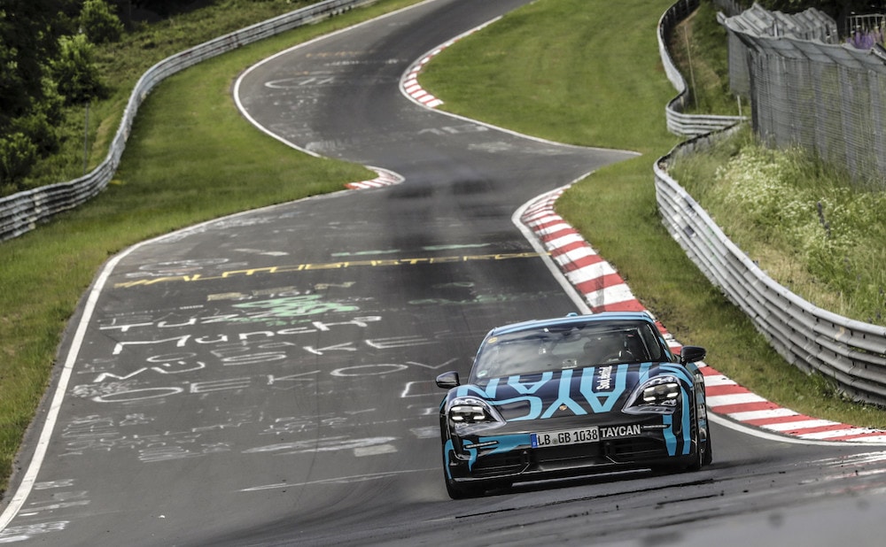 Porsche Taycan record al Nurburgring