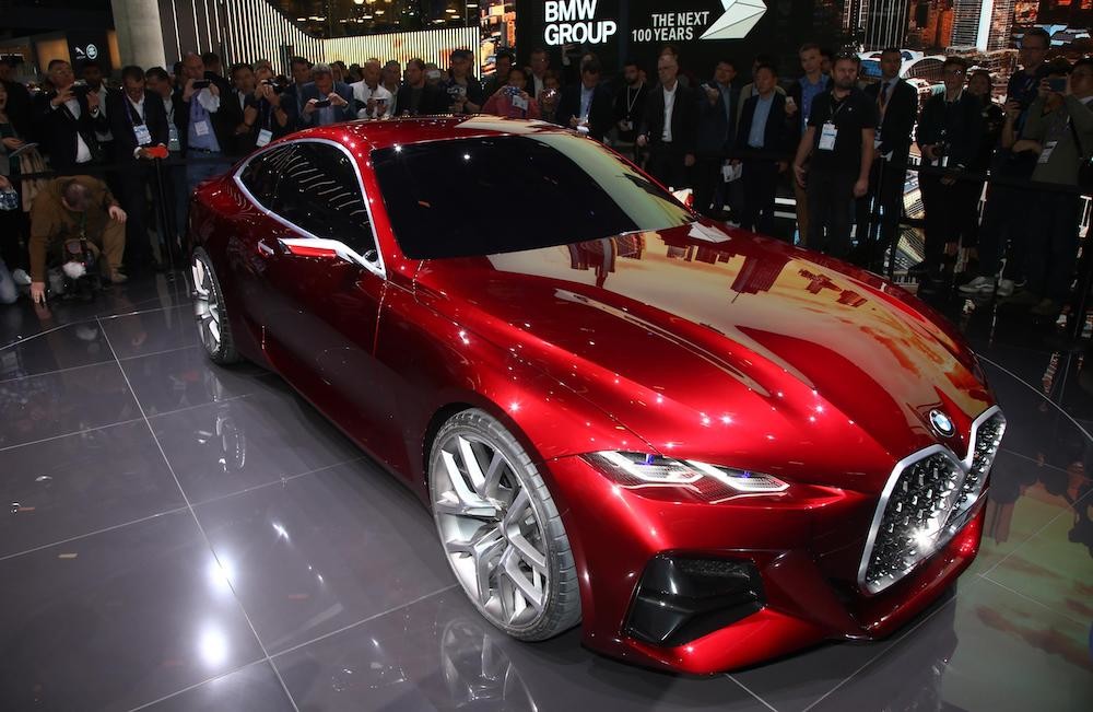 BMW al Salone di Francoforte svela Concept 4 a X5 a idrogeno