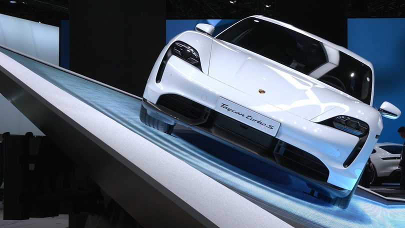 Porsche Taycan, Salone di Francofore 2019: VIDEO