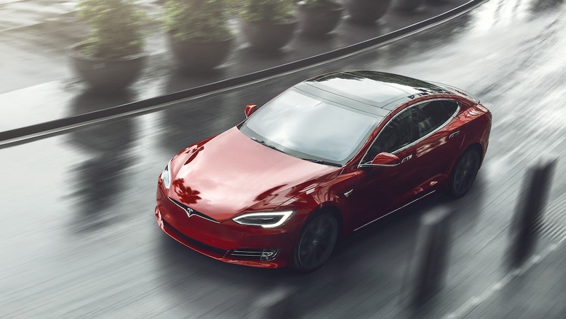 Tesla Model S Plaid in aria di record al Nurburgring