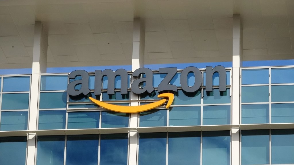 Amazon, accordo con Rivian per 100.000 furgoni elettrici