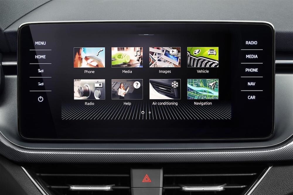 Skoda, con Kamiq debutta l'assistente digitale Laura