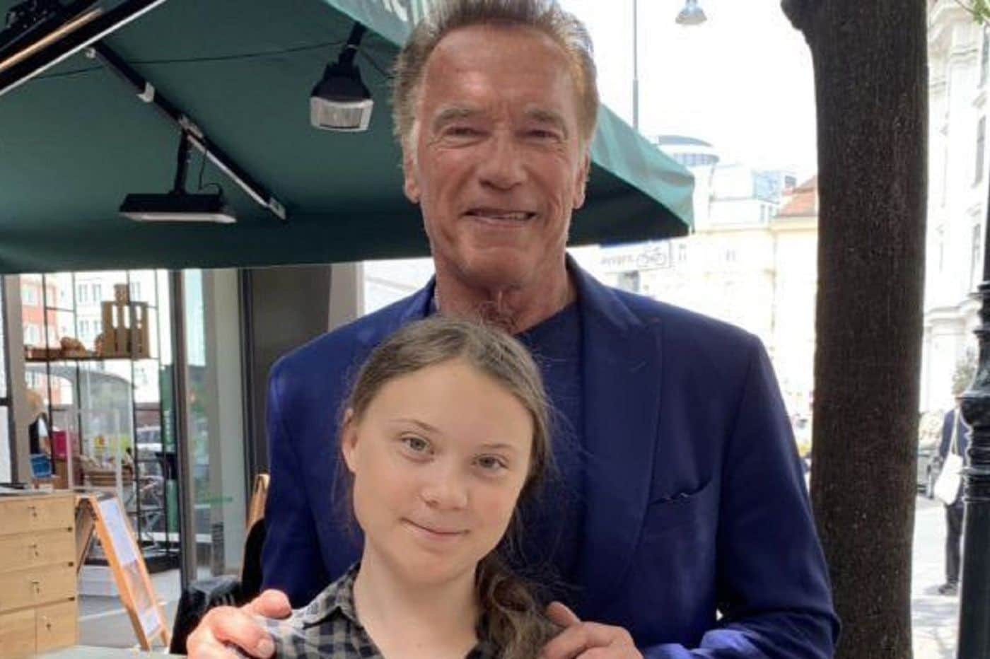 Schwarzenegger regala a Greta Thunberg una Tesla Model 3