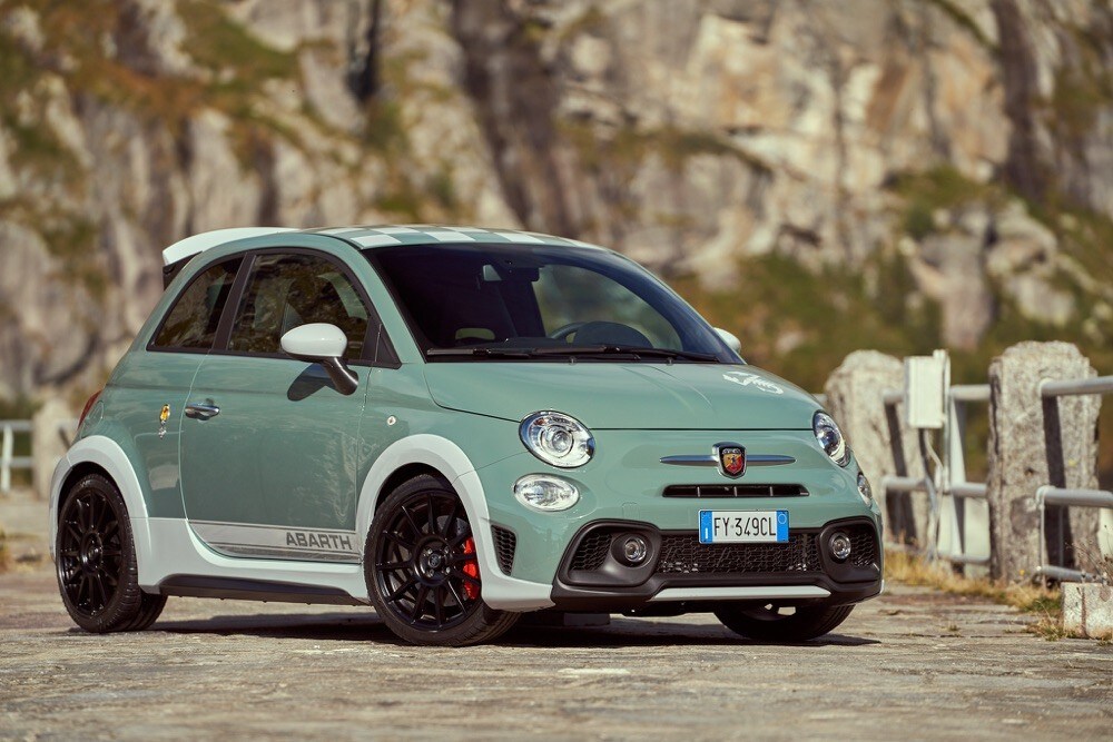 Abarth 695 70° Anniversario con l'Assetto Variabile