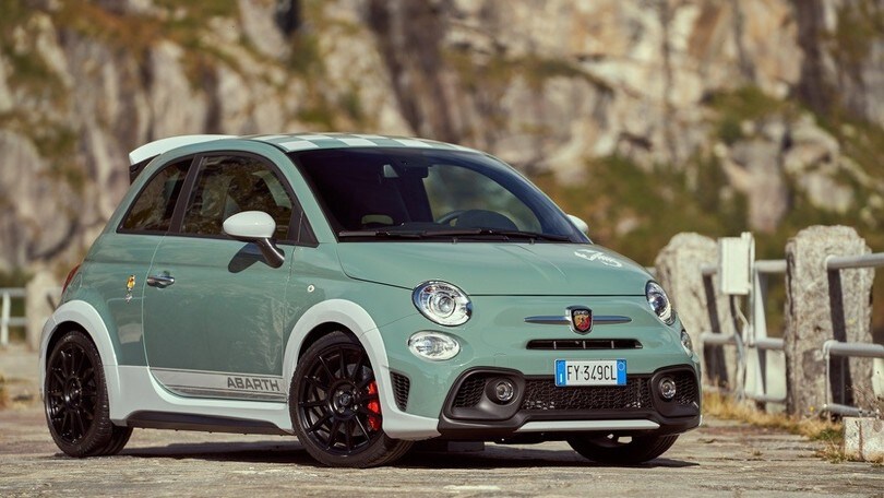 Abarth 695 70° Anniversario con l'Assetto Variabile