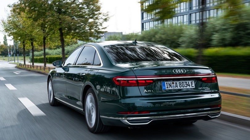Audi A8 L 60 e quattro: foto