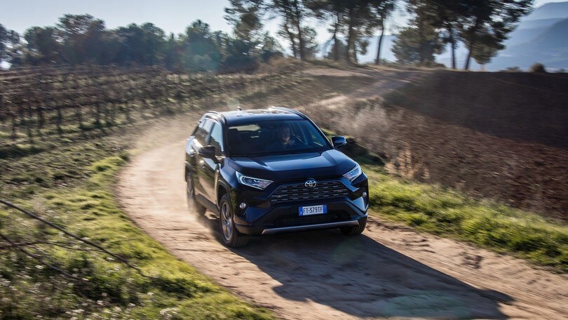 Toyota RAV4: foto