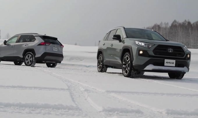 Nuova Toyota Rav 4 Hybrid: generazione 5