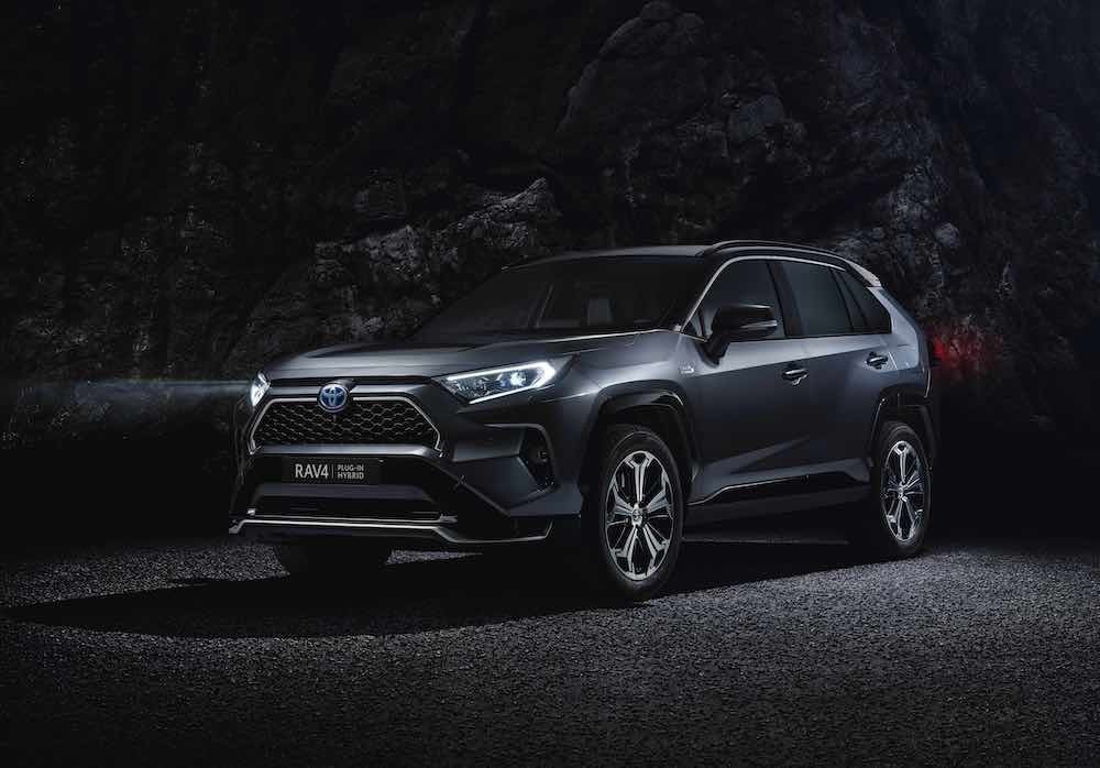 Toyota RAV4, l'ibrido plug-in debutta al Salone di Los Angeles