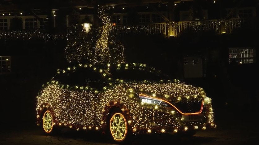 Nissan Tree, versione natalizia di Nissan Leaf: VIDEO
