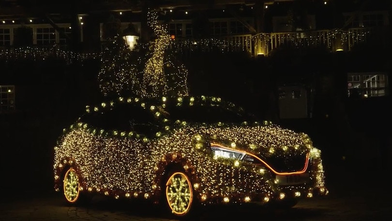 Nissan Tree, versione natalizia di Nissan Leaf: VIDEO