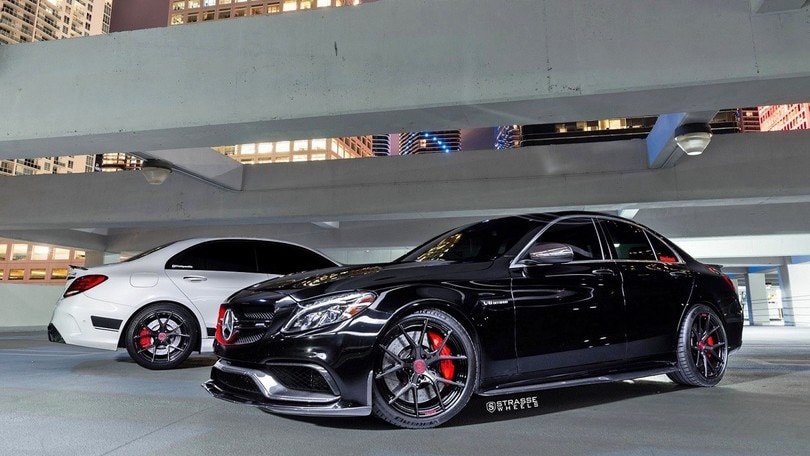 Mercedes-AMG C 63 e le ruote in fibra di carbonio