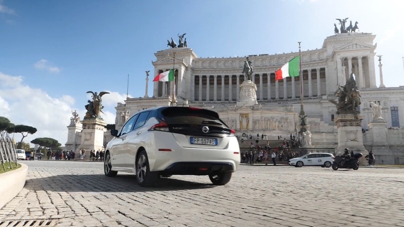Nissan Leaf, auto ufficiale dell’Acea Run Rome The Marathon: VIDEO