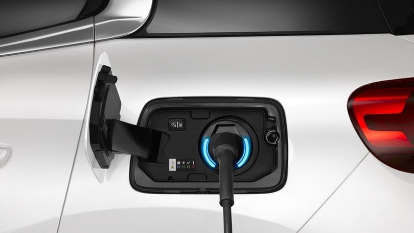 Citroen C5 Aircross ibrida plug-in: foto