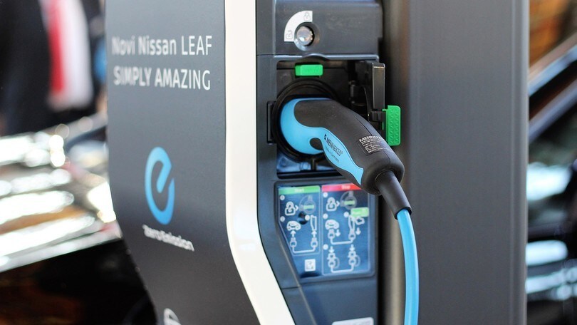 Auto elettriche: detrazione fiscale per le colonnine di ricarica