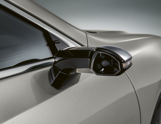 Retrovisori virtuali Lexus, addio specchietti