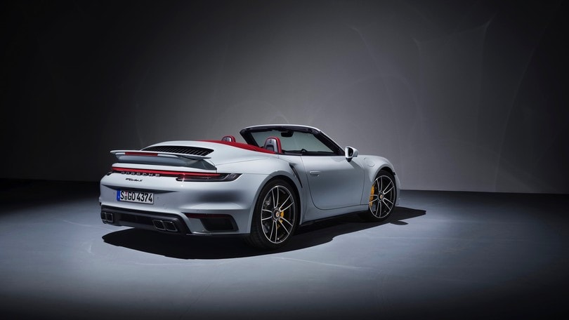 Nuova Porsche 911 Turbo S Cabrio FOTO
